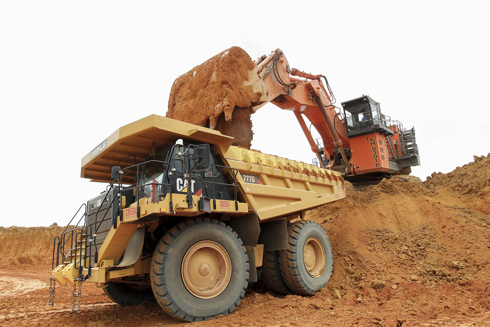 Truck loading bauxite ore at Norsk Hydro ASA’s Paragominas mine in the Brazilian Amazon.