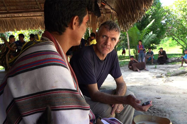 Dom Phillips, interviewing the Ashaninka Indigenous people