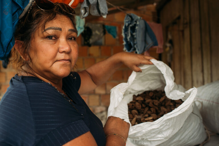 Katia Silene shows the Brazil nuts.