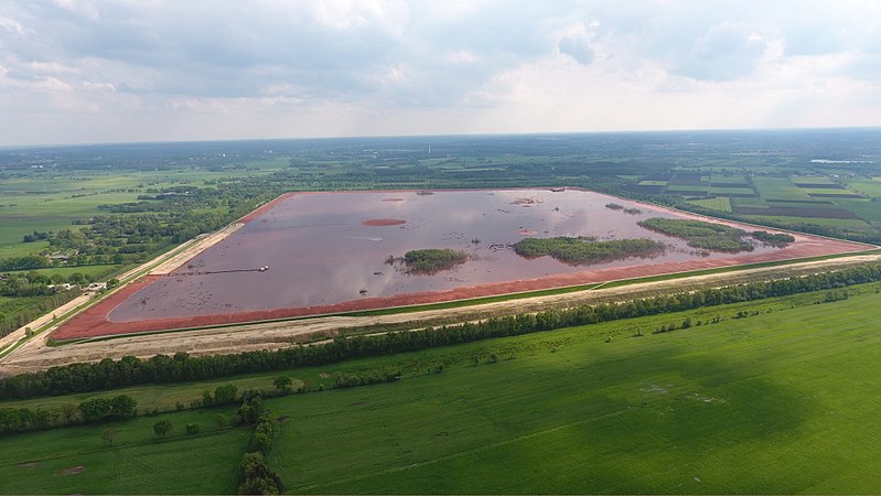 File:Red Mud near Stade in Germany.jpg