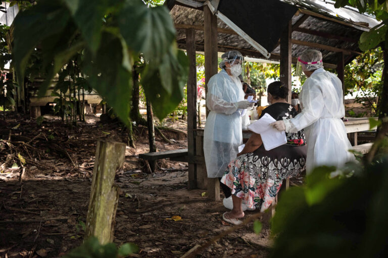 Patients from riverside communities along the Rio Negro, in Brazil's Amazonas, once again receiving care after two months of absence due to the COVID-19 pandemic.