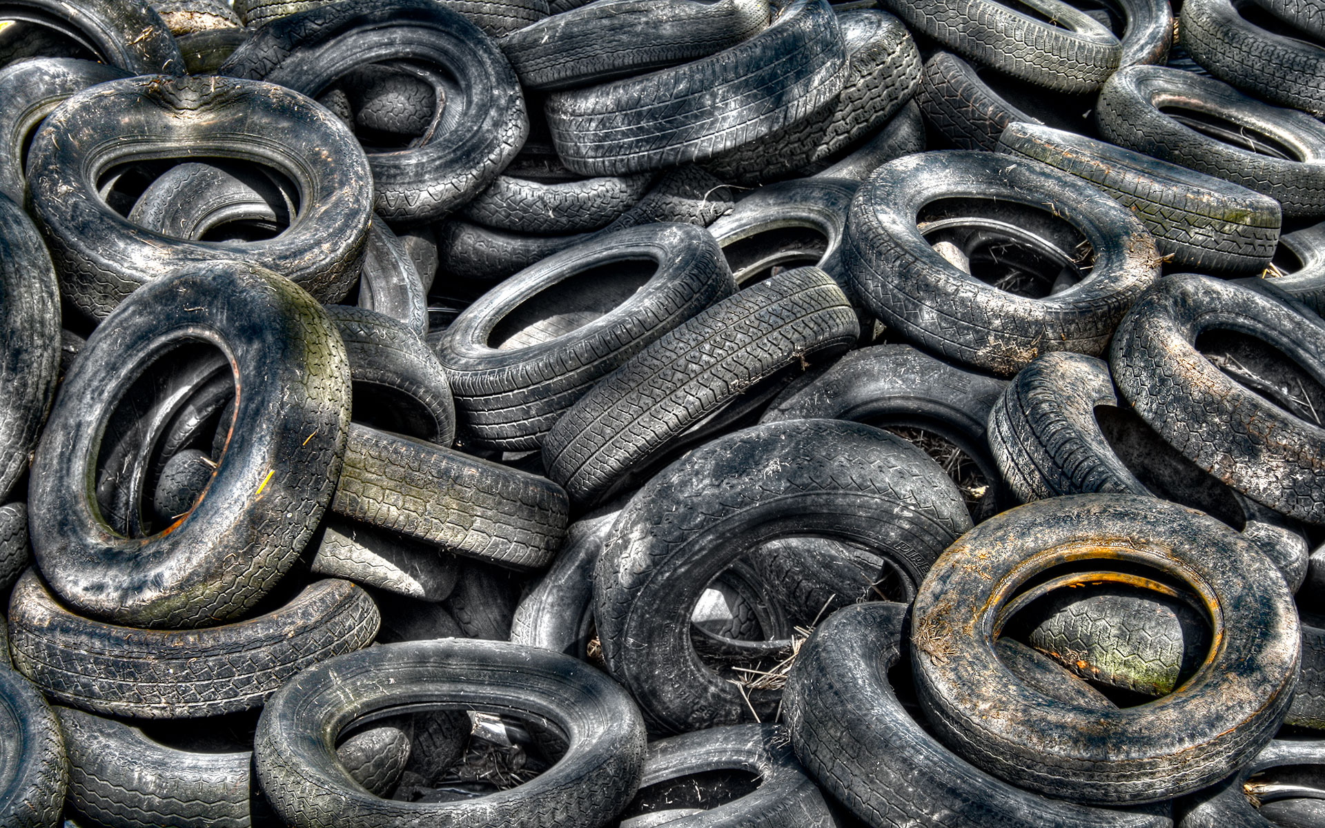 As much as 75% of global waste tires — roughly 750,000 tires annually — currently end up in landfills, according to some estimates, while others place the figure at around 40%. 