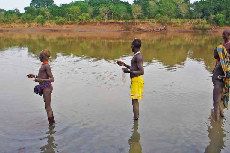 Kwegu fishing in the Omo River